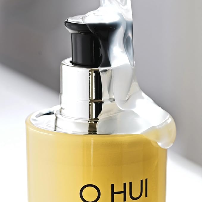 OHUI Miracle Toning Glow Serum | Travel Size 20ml | Vitamin C Face Serum | Hyperpigmentation Treatment | Glowing Skin | Dullness| Hyaluronic Acid, AHA, PHA, Niacinamide | Korean Skin Care | Essence