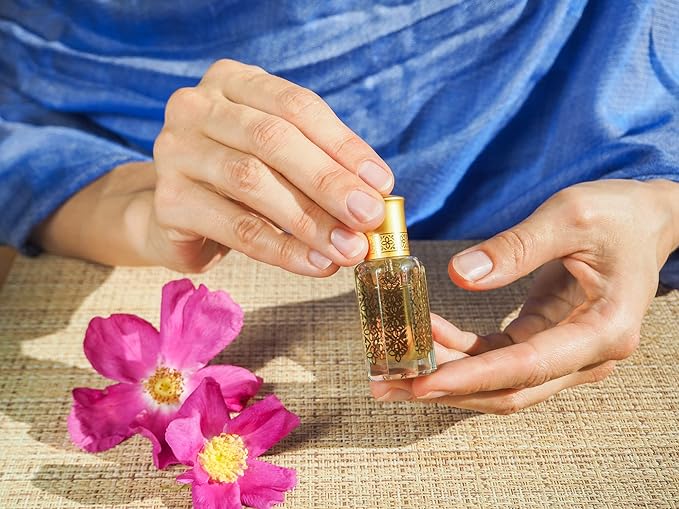 Velvet Vanilla Perfume Oil 12 mL – Oriental Vanilla with Bitter Almond Tonka Bean and Sandalwood. Alcohol Free Long Lasting Oil, Compliment Magnet