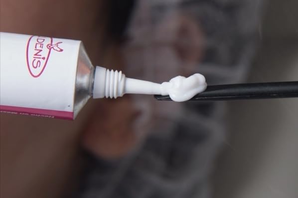 J. Denis Eyebrow Design Kit - Eyebrow Makeup Kit - Natural - 4 Brushes - 30 Applications