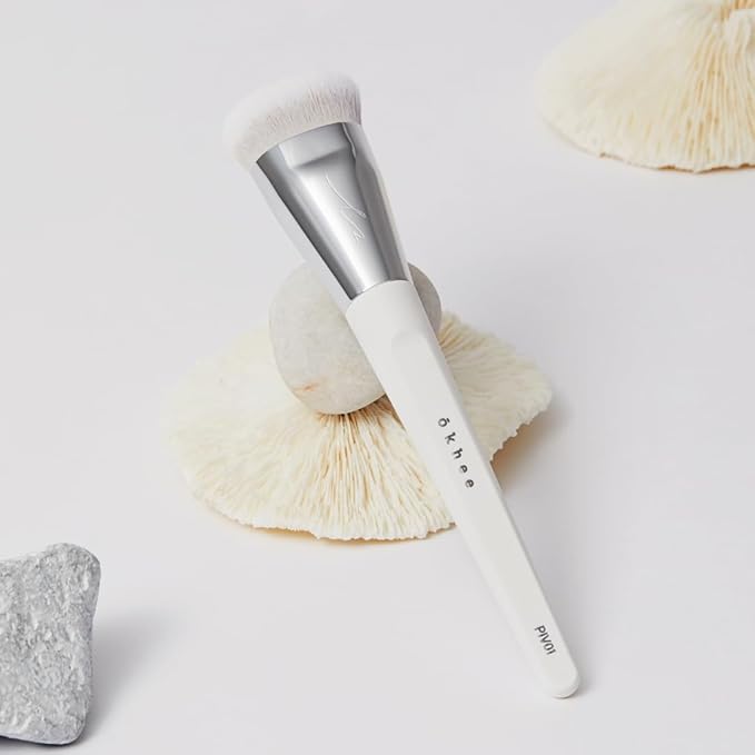 [SOO ADOR] okhee WHITE JADE Foundation Brush PIV01 - Flawless and Smooth Foundation Application for Radiant Skin | Designed by K-Pop Makeup Expert Seo Ok | Makeup Brush Base Brush
