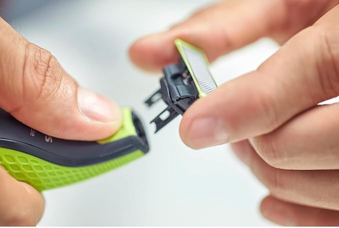 Philips Norelco Genuine OneBlade Replacement Blades, 3 Count, QP230/80