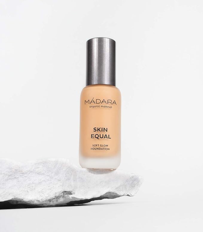 MÁDARA Organic Skincare | Skin Equal Soft Glow Foundation SPF15 Sand 40-30 ml, Mineral foundation with hyaluronic acid, Buildable medium coverage, Dewy foundation, Vegan, COSMOS natural certified