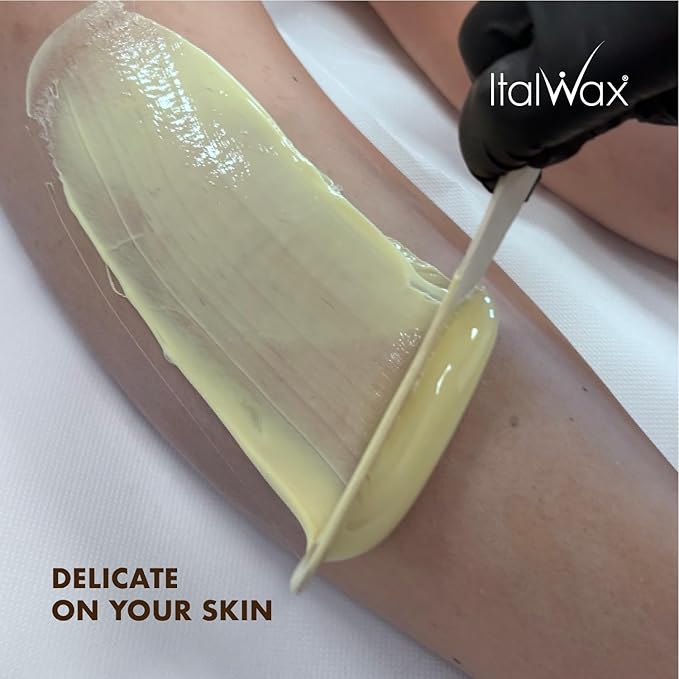 Italwax White Chocolate - 1kg / 2.2lb - Hard wax beads for hair removal - Natural formulation ideal for all skin type - Vanilla aroma - Recommended for Bikini Area and Armpits