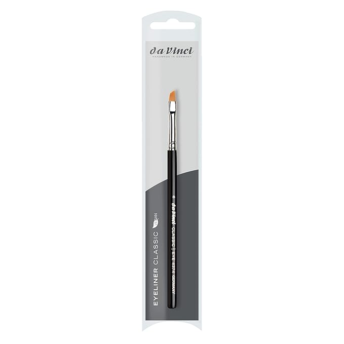 Eyeshadow Applicator in white - for area and detail work with powder & cream eyeshadow