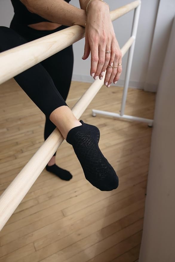TAVI Women’s Savvy Grip Socks - Pilates for Women, Slipper, Yoga, and Ballet, Barre