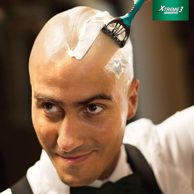 Wilkinson Sword Xtreme 3 Black Edition - Disposable 3-Blade Razors with Flexible Head | Flexible Comfort Technology - Format: Maxi Pack 10 Units