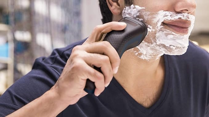 Philips Norelco Shaver Series 1000 Wet or Dry Electric Shaver, ComfortCut Blades, 3-Directional Flex Heads, One-Touch Open, 40 Minutes of Cordless Shaving from an 8-Hour Charge