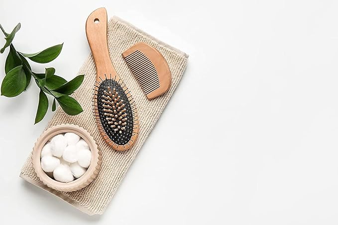 DecorRack 1000 [Large] Cotton Balls Bulk Pack for Make-Up, Nail Polish Removal, Applying Oil Lotion or Powder, Multi-Purpose Balls Made from 100% Natural Cotton, Soft and Absorbent (1000 Count)