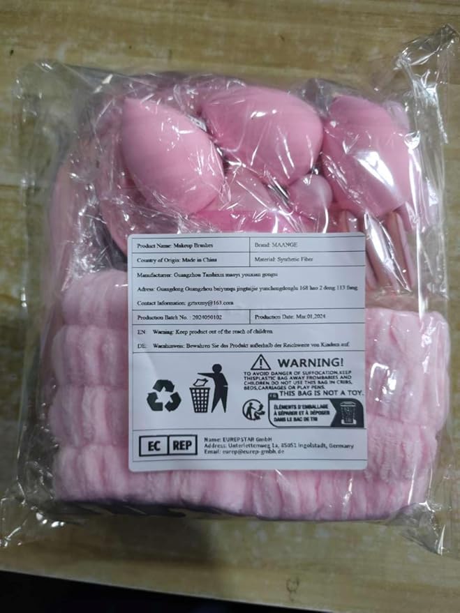 MAANGE Makeup Brush Set 42 Pcs Makeup Tool Set Premium Synthetic Foundation Powder Concealers Eye shadows Blush Makeup Brushes (Pink, 42 Piece Set)