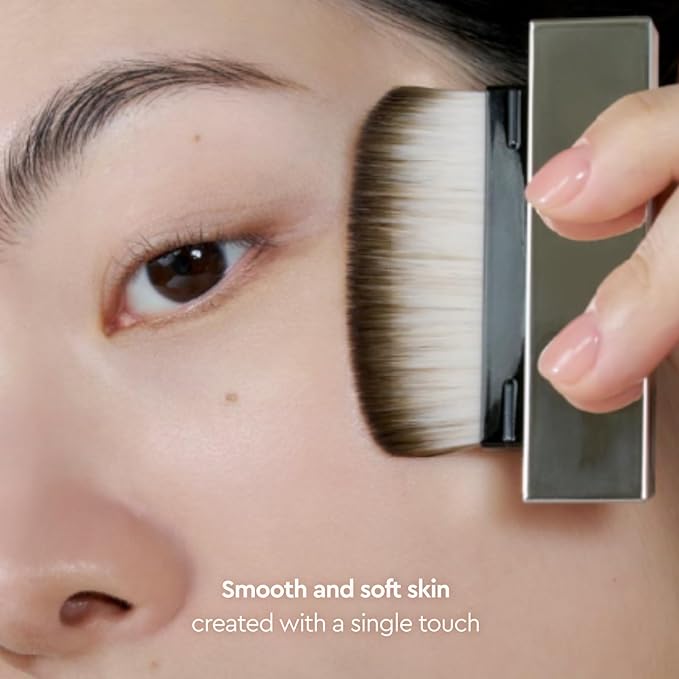 HERA Airy Blurring Powdered Primer for Poreless & Long-Lasting Korean Makeup | Moisturizing Powder from Cream for All Skin Types, Travel-Friendly Design, Smoothing and Oil Absorbing, 0.29 Oz (8.5g)