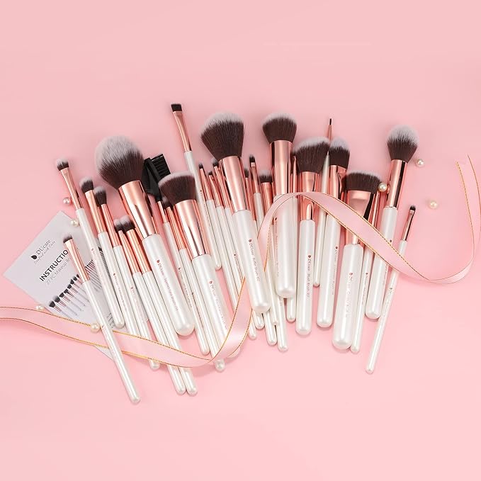 DUcare Makeup Brushes Set Professional 27Pcs Makeup Brushes Premium Synthetic Kabuki Foundation Blending Face Powder Blush Concealers Eye Shadows Make Up Brushes Kit White