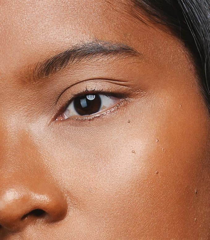 MÁDARA Organic Skincare | Luminous Perfecting Concealer 55 HAZELNUT – 4ml, Dewy finish, With hyaluronic acid, Natural concealer for dark circles and blemishes, Vegan, COSMOS natural certified.