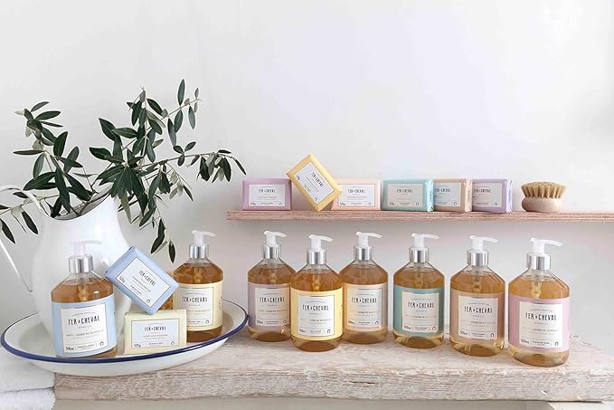 Fer à Cheval Honey & Almond Nourishing Liquid Soap - Natural Almond & Coconut Oil Blend, Ultra Gentle & Moisturizing, Eco-Conscious - Set of 2, 500ml / 16.9 f oz