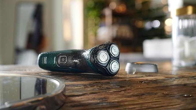 Philips Norelco Shaver 2600 Series, Wet and Dry Electric Shaver, Pop-up Trimmer, P-Cap, Travel Pouch, Dark Forest Green, Model X3052/91
