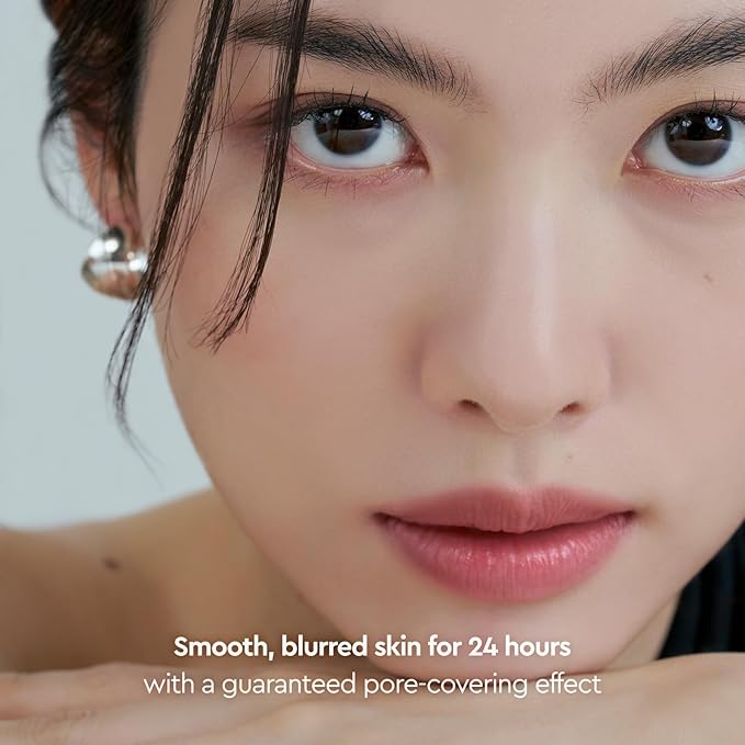 HERA Airy Blurring Powdered Primer for Poreless & Long-Lasting Korean Makeup | Moisturizing Powder from Cream for All Skin Types, Travel-Friendly Design, Smoothing and Oil Absorbing, 0.29 Oz (8.5g)