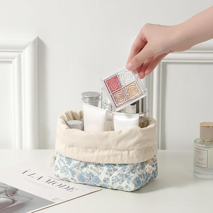 Cotton Quilted Drawstring Makeup Bag with Canvas Lining,Coquette Aesthetic Cute Travel Toiletry Bag,Drawstring Gift Bag for Women and Girls（02Light Blue Flower）