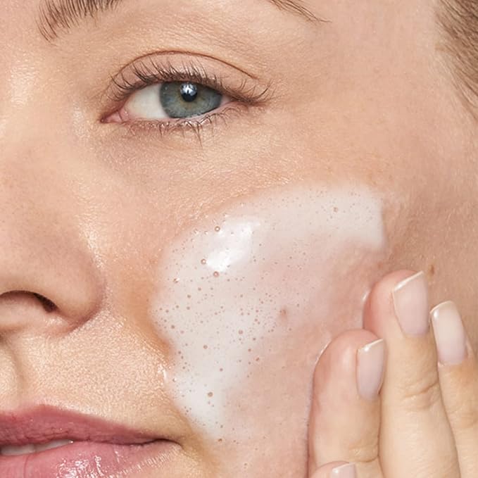 SHANI DARDEN SKIN CARE Daily Facial Cleanser and Makeup Remover, Hyaluronic Acid Serum Face Wash, Removes Face Oil and Dirt, Travel Size, 1.01 Fl. Oz