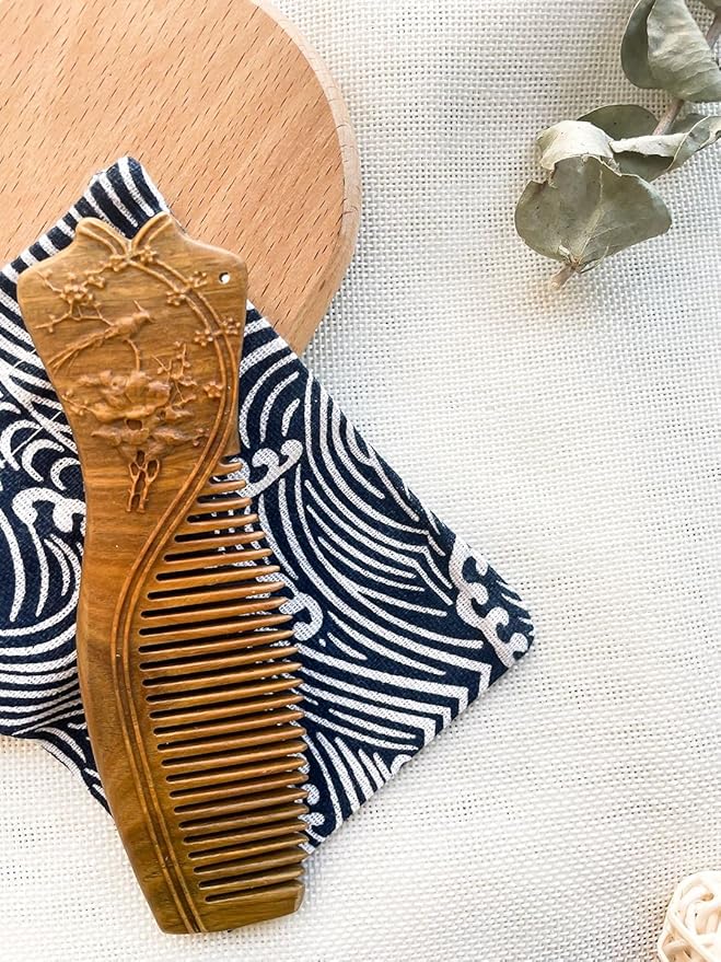 Handmade Carved Green Sandalwood Hair Comb, Fine Tooth Wooden Comb，Anti-Static No Snag Wood Combs for Women Kids,Oriental Gift for women with gift box (Cheongsam)
