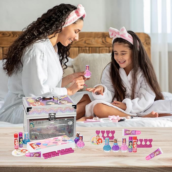 Disney Princess Train Case Beauty Set, Kids Makeup Kit for Girls, Real Washable Makeup Set, Play Makeup, Party Favor, Birthday, Ages 3 4 5 6 7 8 9 10 11 12 by Townley Girl