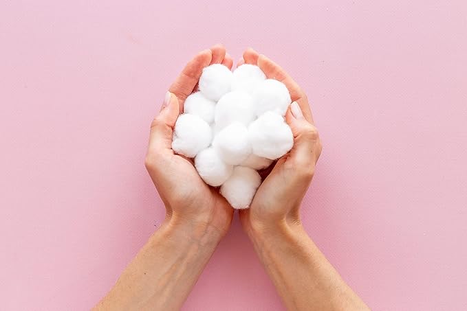DecorRack 1000 [Large] Cotton Balls Bulk Pack for Make-Up, Nail Polish Removal, Applying Oil Lotion or Powder, Multi-Purpose Balls Made from 100% Natural Cotton, Soft and Absorbent (1000 Count)
