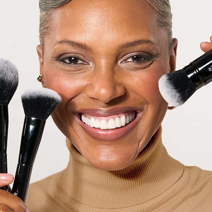 LAURA GELLER NEW YORK Angled Blush Brush with Black Wooden Handle & Dense Bristles for Makeup Application