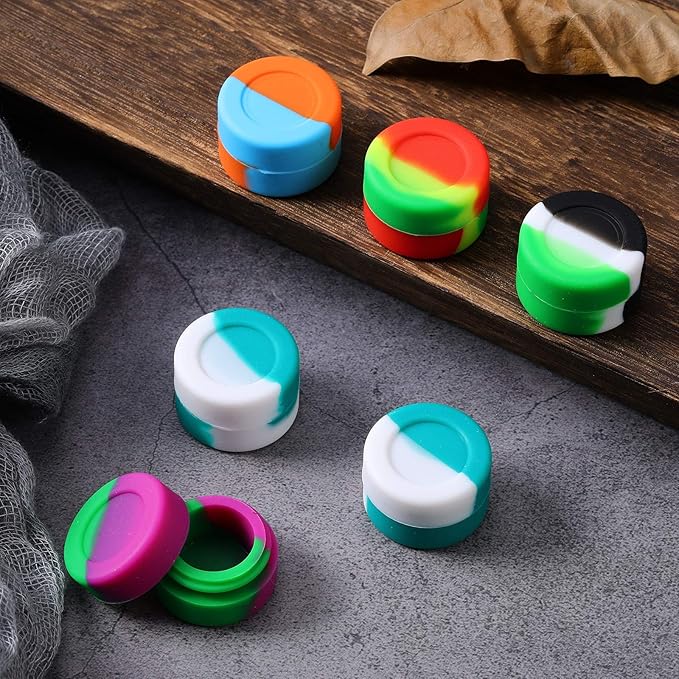 Outus 100 Pcs 2 ml Silicone Wax Containers Non-stick Silicone Wax Containers Multi Use Storage Jars Oil Concentrate Bottles for Home Kitchen Travel, Assorted Colors