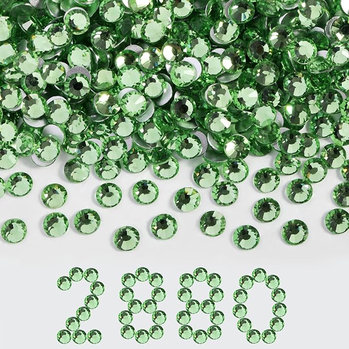 Beadsland Flatback Rhinestones Bulk, 2880pcs Green Rhinestones for Nails Crafts Clothes DIY Decoration, Light Green/Peridot, SS30, 6.3-6.5mm