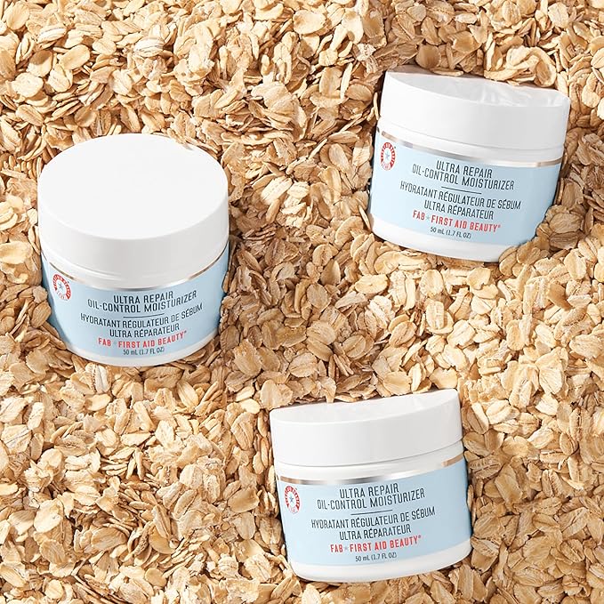 First Aid Beauty - Ultra Repair Oil-Control Moisturizer, Weightless Hydrating Mattifying Cream, Helps Minimize Pores for All Day Shine-Free Skin, Alcohol & Oil Free, Safe for Sensitive Skin, 1.7 oz
