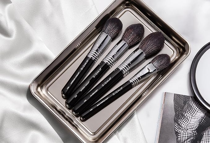 Sigma Beauty F29 HD Bronzer Brush – Tapered Makeup Brush with Ultra-Soft Synthetic Fibers for Flawless Application, Perfect for Bronzer, Setting Powder & All-Over Powder